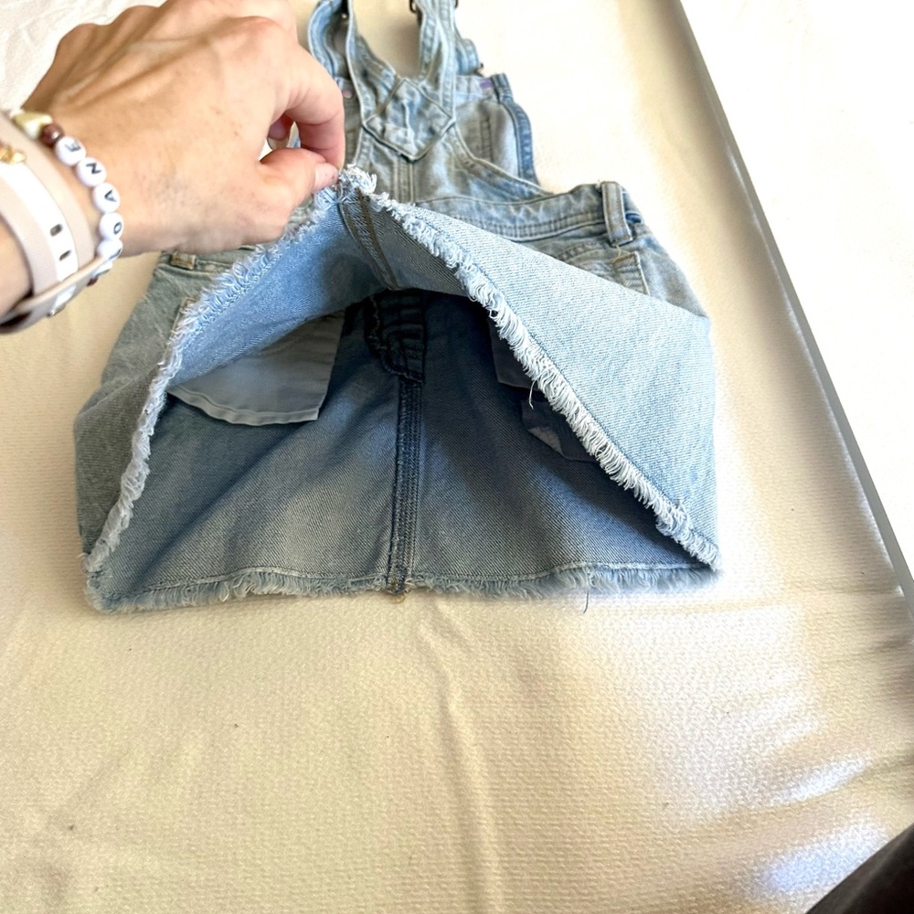 Cat‎ & Jack Toddler Girl’s Denim Skirtalls - Picture 4 of 5